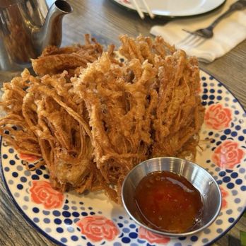 Chiang Rai - Fried enoki mushrooms served w/ a side of sweet and sour sauce--delicious!!!! - Thai Near Me - Tustin, California