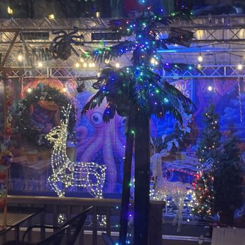 Octopus' Beer Garden - Christmas themed pop up decor - Beer Gardens Near Me - Mount Clemens, Michigan