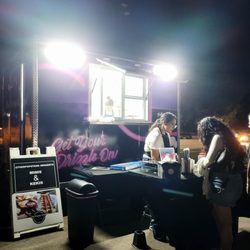 The D Pop Stand & Desserts - The truck.