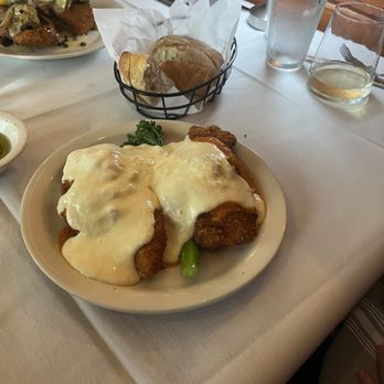 Mare e Monte - Bronx Pollo Parmigiana - Italian Near Me - San Antonio, Texas Mare e Monte - Bronx Pollo Parmigiana - Italian Near Me - San Antonio, Texas