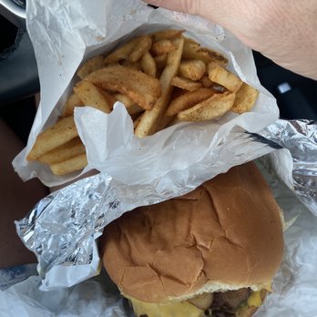 Big Daddy's - Bacon Cheeseburger - Seafood Near Me - Winnie, Texas