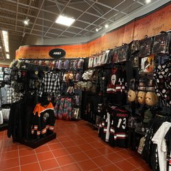 Spirit Halloween - 9.28.22