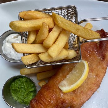 Byward Kitchen & Bar - Fish and chips. - British Near Me - London, XGL Byward Kitchen & Bar - Fish and chips. - British Near Me - London, XGL