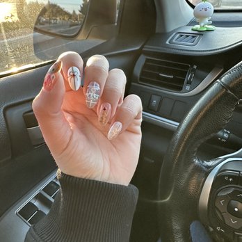 Lavish Nail Studio - Nail Salons Near Me - Garden Grove, California