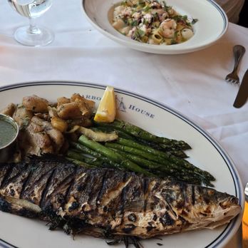 Harbor House - Seafood Near Me - Milwaukee, Wisconsin