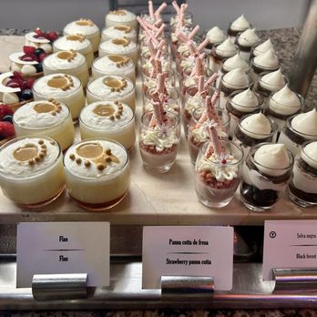 Moon Palace Cancun - Pretty little desserts. This was the ONLY thing we enjoyed at the resort. The check-in procedures alone are enough reason to never return! - Resorts Near Me - Cancún, ROO