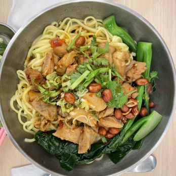 Loong Noodles - Dry Mixed Chicken Noodle - Chinese Near Me - New York, New York