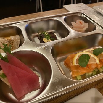 Sushi Mazi - Sashimi chefs choice sampler - Sushi Bars Near Me - Portland, Oregon Sushi Mazi - Sashimi chefs choice sampler - Sushi Bars Near Me - Portland, Oregon