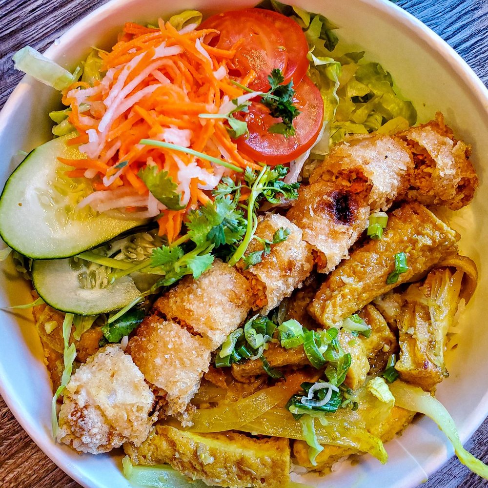 Cafe Trang Bistro - Yellow curry bowl - Vietnamese Near Me - Lehi, Utah Cafe Trang Bistro - Yellow curry bowl - Vietnamese Near Me - Lehi, Utah