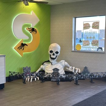 Subway - Festive decor! Pretty cool and unique for a Subway! - Sandwiches Near Me - Winnemucca, Nevada