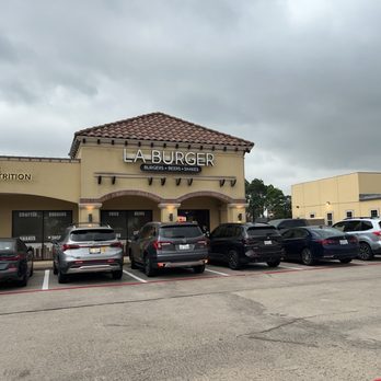 LA Burger - The outside - Burgers Near Me - Grapevine, Texas