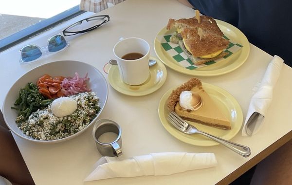 Happy Mediums by null