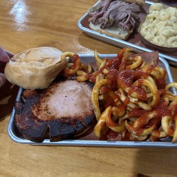 Single Tree BBQ - Smoked Bologna Sandwich & Curly Fries! - Food Trucks Near Me - Murfreesboro, Tennessee