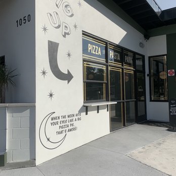 Pigzza - Front door - Pizza Near Me - Orlando, Florida