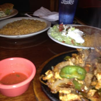Salsa's Grille - Fajitas mixed - Mexican Near Me - Flowood, Mississippi