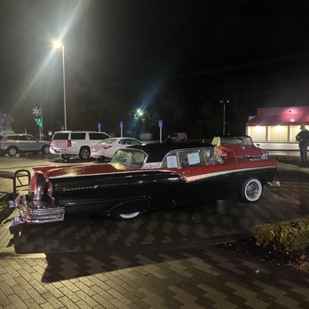 Sunliner Diner - Outside of the diner - Diners Near Me - Pigeon Forge, Tennessee Sunliner Diner - Outside of the diner - Diners Near Me - Pigeon Forge, Tennessee