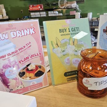 Sweet Mood Vietnamese Chè & Macarons - Deals and Dessert Selection- March 2026 - Desserts Near Me - Westminster, California