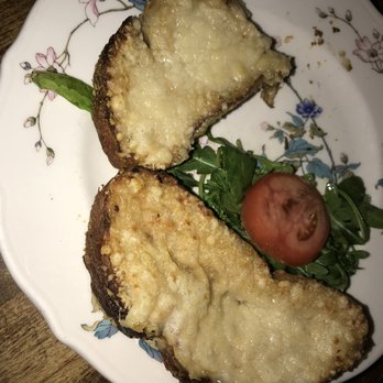 Max - Garlic toast.....181 Duane Street......food is thumbs down - Italian Near Me - New York, New York