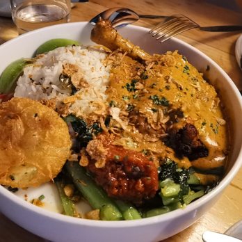 Sama Sama Kitchen - Chicken curry - Cocktail Bars Near Me - Santa Barbara, California