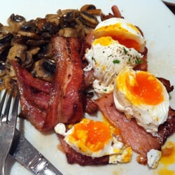 Kelly Schmidt Wellness - Real food recommendations - free range eggs, roasted mushrooms, nitrate free, pasture-raised bacon