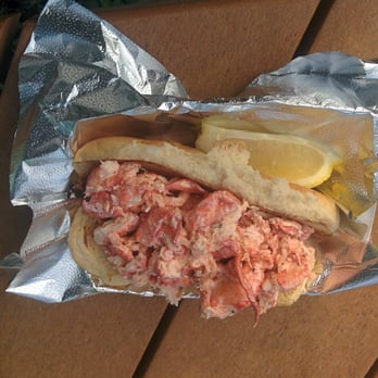 Maine-iacs - Classic Lobster Roll - Street Vendors Near Me Maine-iacs - Classic Lobster Roll - Street Vendors Near Me