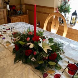 Bayside Floral Design - This was the small version I ordered and it looks 10 times better then pictured be 1-800-flowers. They went abouve and beyond!
