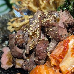 Kaidon - The medium-well sliced meat on Grilled Sirloin Steak Bowl