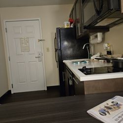 Candlewood Suites Windsor Locks Bradley Arpt - Love the mini kitchen