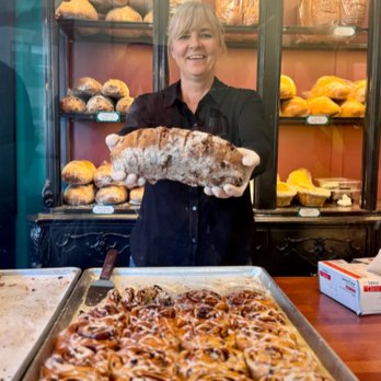 Button Bakery - Bakeries Near Me - Evanston, Illinois