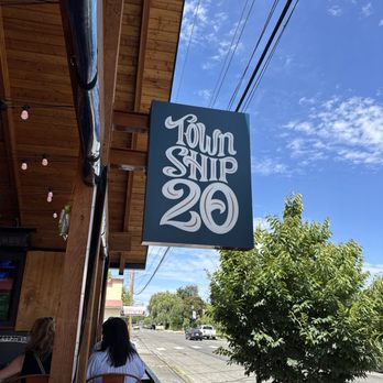 Township 20 - Nice day to check out happening new place in Sumner Washington. - Burgers Near Me - Sumner, Washington Township 20 - Nice day to check out happening new place in Sumner Washington. - Burgers Near Me - Sumner, Washington