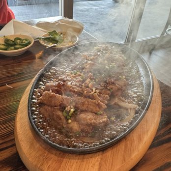 Ribs & Broth - New York sizzling plat with rice on side - Vietnamese Near Me - Waipahu, Hawaii