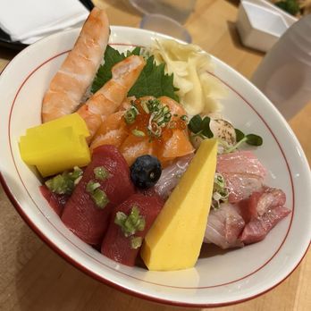 Hamono Sushi - Chiriashi. Fresh. Yet... uninventive - Japanese Near Me - Portland, Oregon