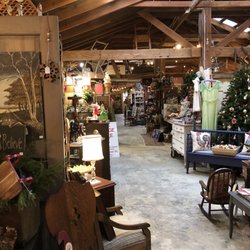 SuzAnna's Antique Station