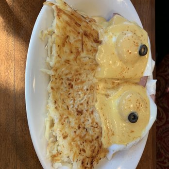 Dolly's Cafe - Eggs Benedict - American Near Me - Spokane, Washington