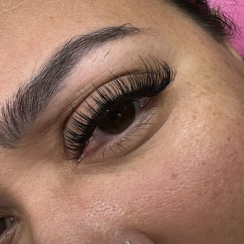 Lash Bloom - Hybrid - Eyelash Service Near Me Lash Bloom - Hybrid - Eyelash Service Near Me