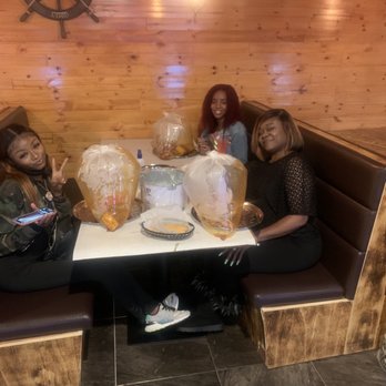 Mighty Crab - This is what a great time looks like! Thanks to John for the photo. - Seafood Near Me - Jackson, Mississippi