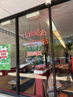 Harold's Chicken Hyde Park by null