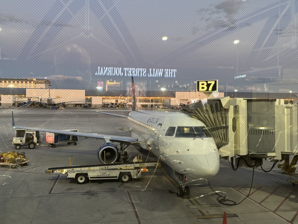 DELTA AIR LINES - Updated December 2025 - 366 Photos & 1124 Reviews - 11050 Rogell Dr, Detroit, Michigan - Airlines - Phone Number - Yelp