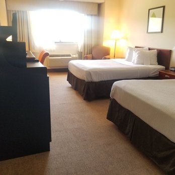 Capital Plaza Hotel - Room beds - Hotels Near Me - Frankfort, Kentucky Capital Plaza Hotel - Room beds - Hotels Near Me - Frankfort, Kentucky