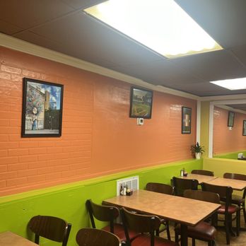 Louis’ Deli - Dinning area - Delis Near Me - Houston, Texas Louis’ Deli - Dinning area - Delis Near Me - Houston, Texas