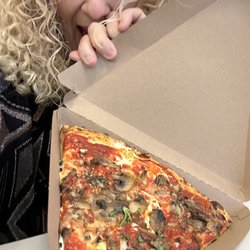Aldo Lamberti Trattoria - Best pizza!