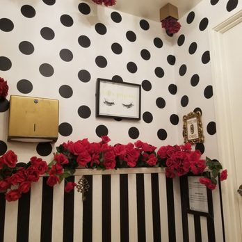 Mrs Coco - Bathroom - Cafes Near Me - Henderson, Nevada