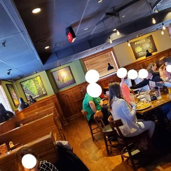 Outback Steakhouse - Half empty restaurant - Steakhouses Near Me - Clifton, Virginia
