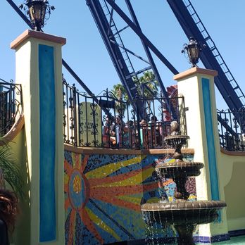 dragon swing - Amusement Parks Near Me - Buena Park, California