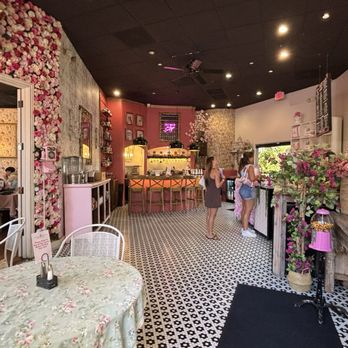 Little Snitch - Inside - Breakfast & Brunch Near Me - Scottsdale, Arizona Little Snitch - Inside - Breakfast & Brunch Near Me - Scottsdale, Arizona