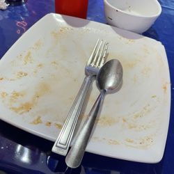 Two pupusas all gone.