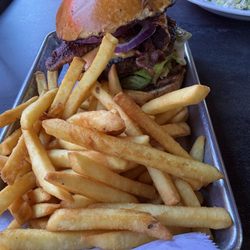 Mainbrook Tavern Patio Bar - California Burger