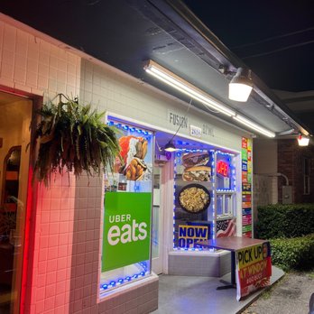 LaLa's Gyros - the outside of a restaurant - Greek Near Me - Tampa, Florida
