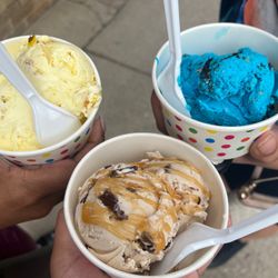 Pinkie'S Ice Cream & Desserts