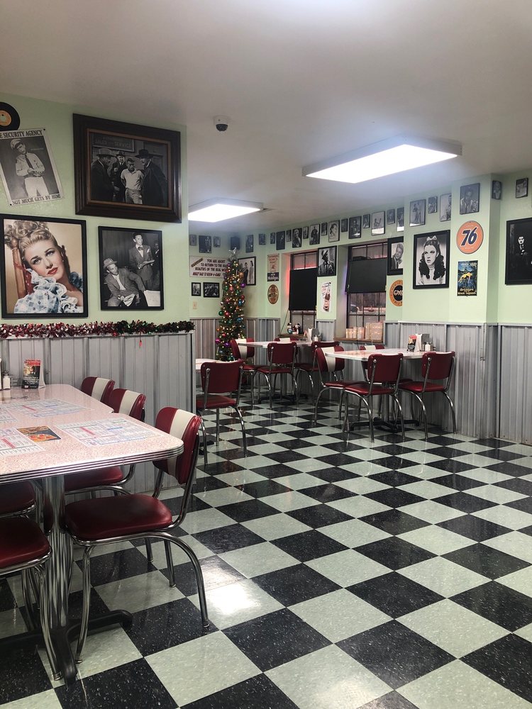 BOOMARANG DINER Updated August 2024 16 Reviews 407 N Broadway St
